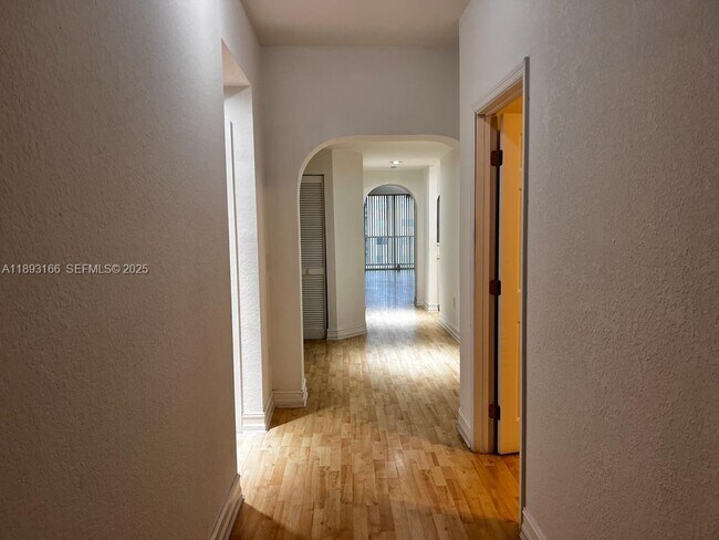 Building Photo - 10700 NW 66th St