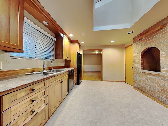 Building Photo - 617 S 301st St