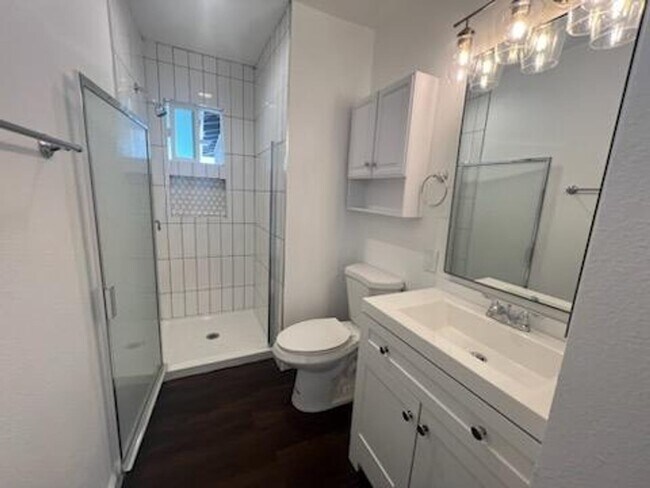 Building Photo - Imperial Beach - Newly Renovated Bungalow