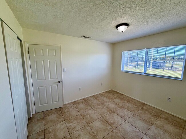 Building Photo - 8126 43rd Ave W