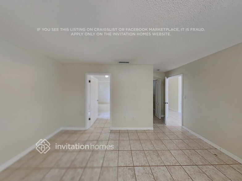Building Photo - 957 NW 128th Pl