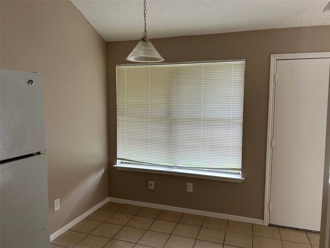 Building Photo - 4215 Spinks Creek Ln