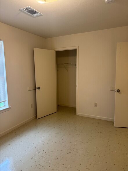 Building Photo - 2731 Huey P Long Ave
