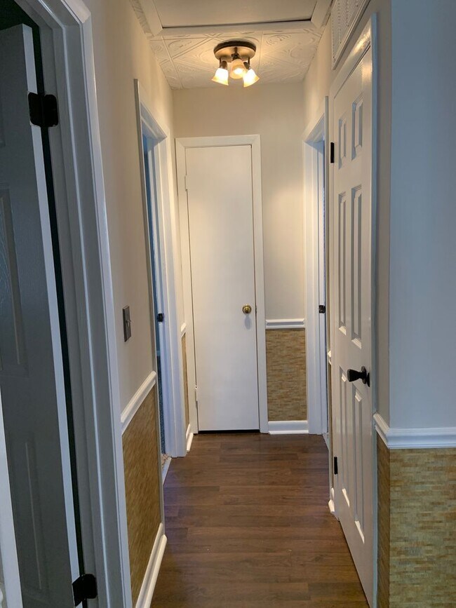 Building Photo - Wonderfully Maintained Ranch in North Oaks!