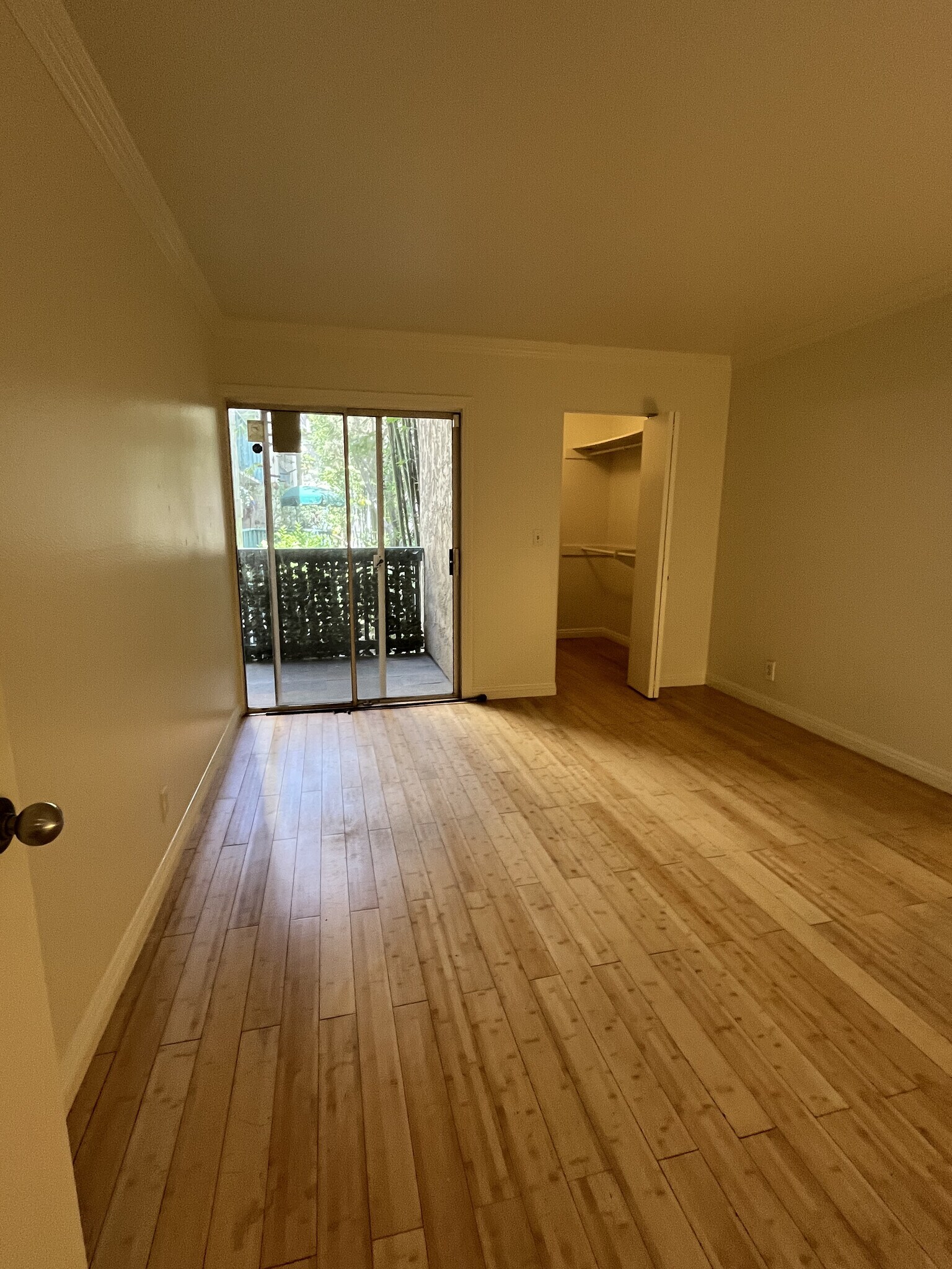 Building Photo - 552 N Bellflower Blvd