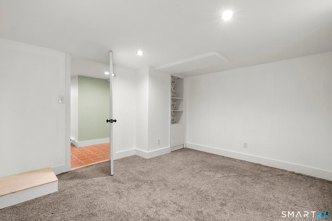 Building Photo - 48 Lockwood Ave