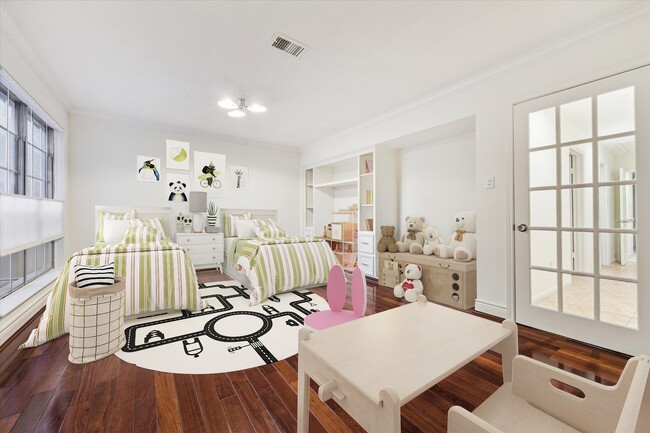 Building Photo - 6721 Belmont St