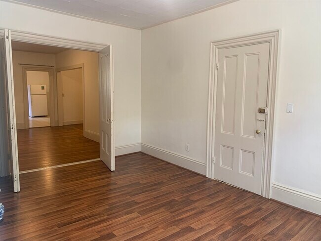 Building Photo - 107 Rutherford Ave