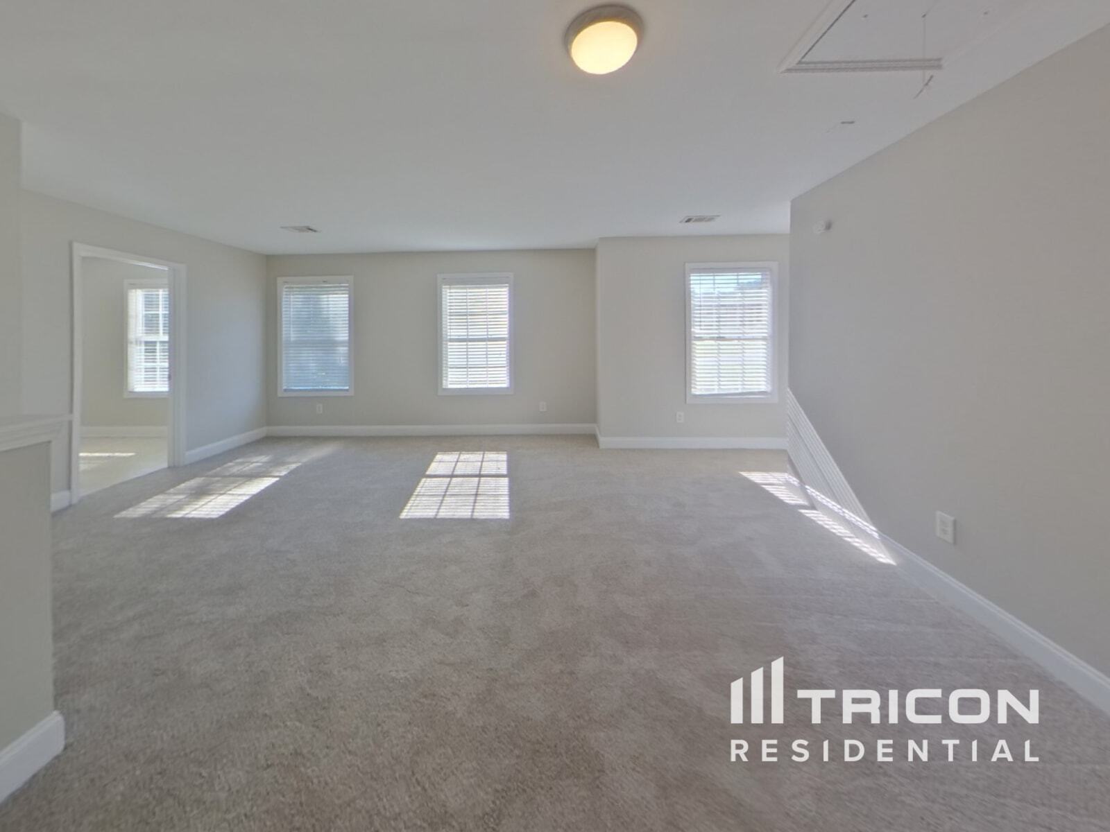 Building Photo - 9015 Montclair Hills Dr