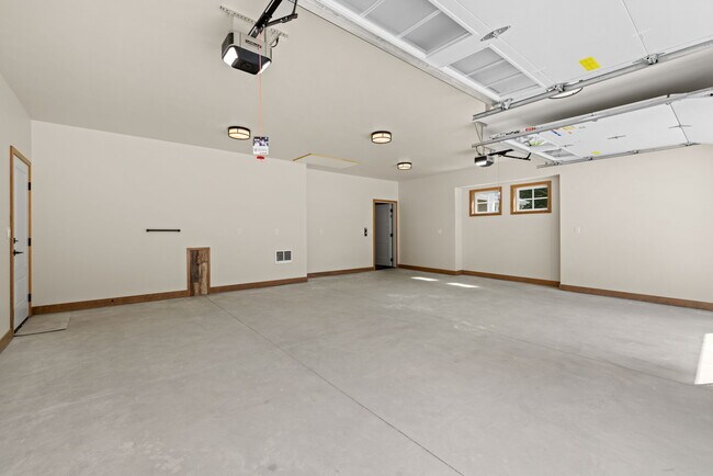 Building Photo - 21702 N Medalist Ct