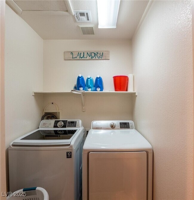 Building Photo - 5283 Broadlake Ln