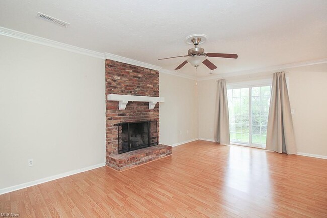 Building Photo - 1770 Rolling Hills Dr