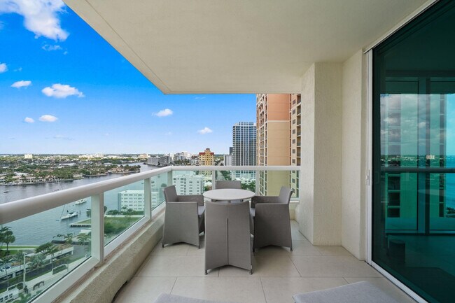 Building Photo - 101 S Fort Lauderdale Beach Blvd