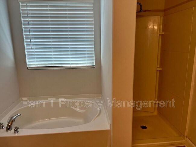 Building Photo - 1 Abaco Ct