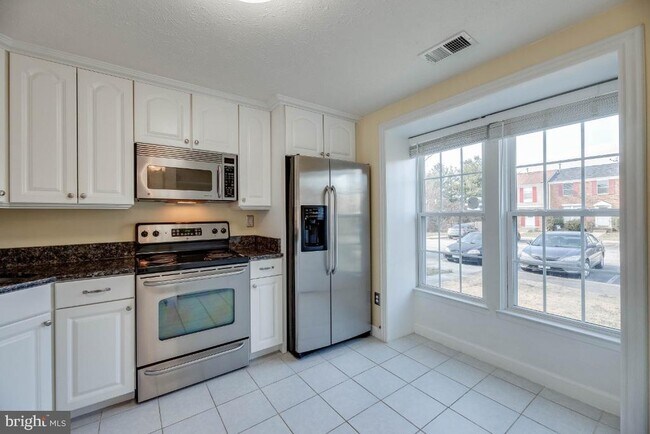 Building Photo - 15098 Arum Pl