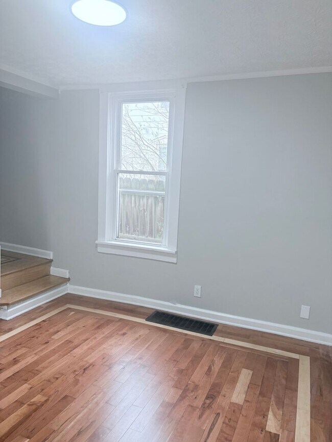 Building Photo - Charming 4 beds 3 baths in Reynoldsbug!