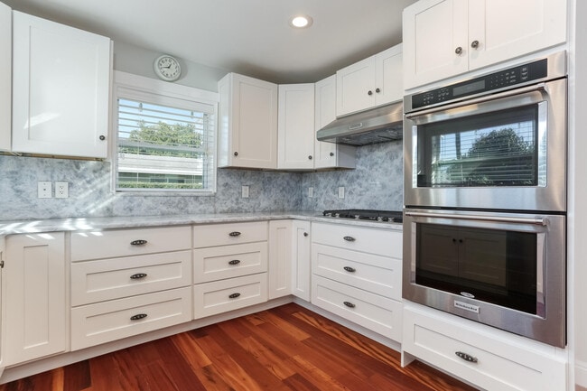 Building Photo - 12293 Coconut Row