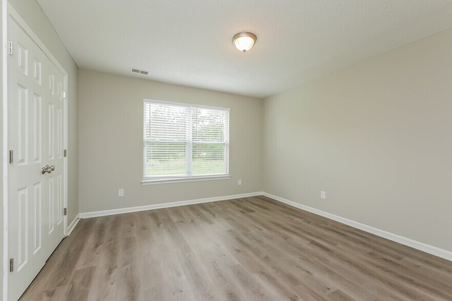 Building Photo - 5376 Sand Bar Ln