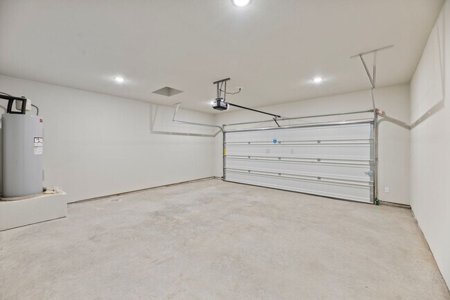 Building Photo - AVAILABLE NOW! NEW LUXURIOUS TRIPLEX LOCATED ON 1-ACRE LOT IN MIDLOTHIAN, TX!