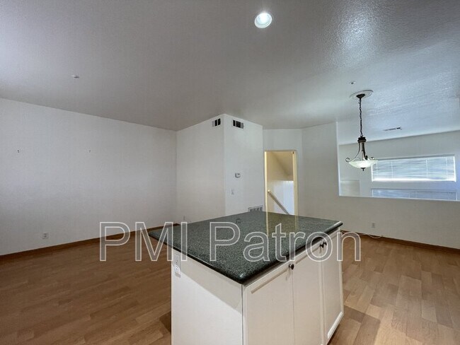 Building Photo - 4548 Montecito Dr