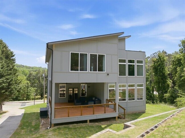 Building Photo - 4107 Danforth Rd SW