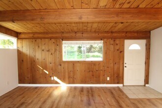 Building Photo - 2 Bedroom 1 bath - Bennett Valley