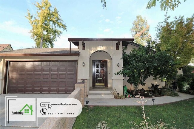 Building Photo - 875 Lakeview Dr