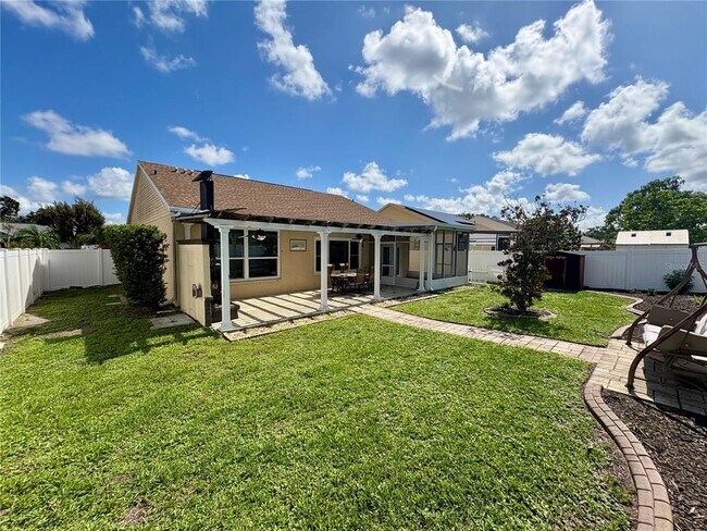 Building Photo - 4652 56th Terrace E