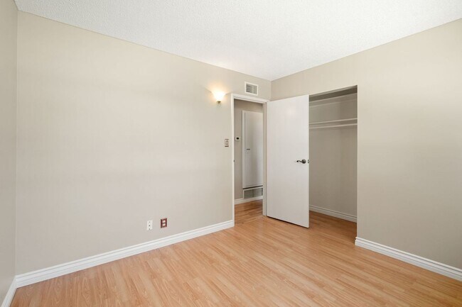 Building Photo - 3534 Hearst Dr