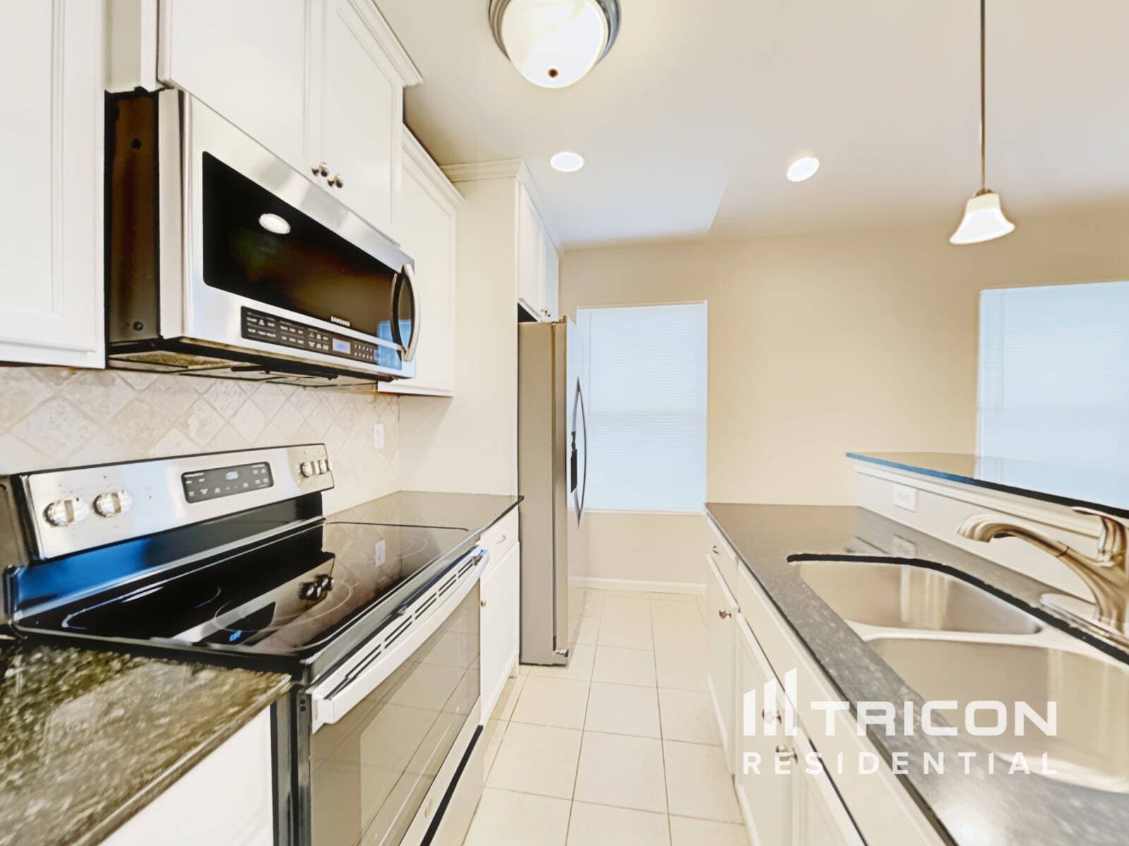 Building Photo - 4201 Broadstairs Dr SW