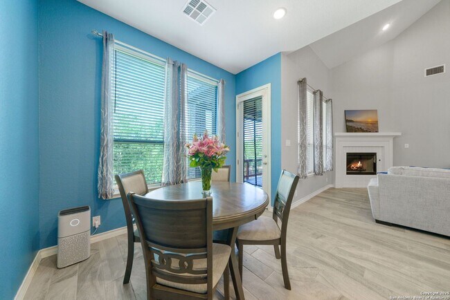 Building Photo - 4 Bedroom/3 Bath Ventana Subdivision