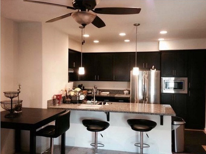 Modern kitchen - 680 Fernleaf Drive