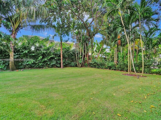 Building Photo - 5705 SW 60th Ave