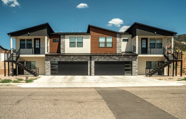 Building Photo - Private Bedroom with Private Bathroom – Fully Furnished & Move In Ready