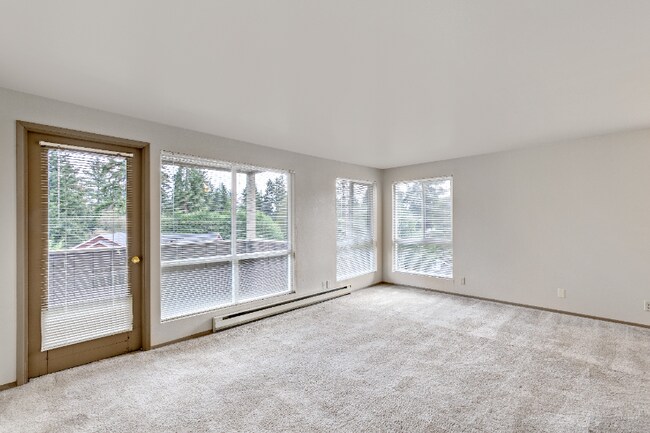 Building Photo - 12520 Roosevelt Way NE