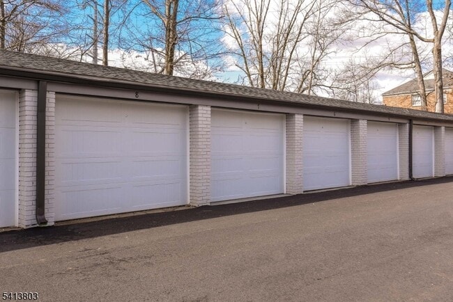 Building Photo - 500 Main St