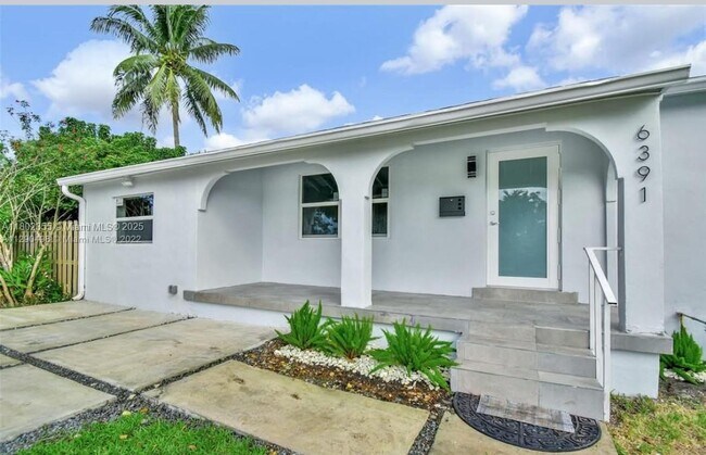 Primary Photo - 6391 SW 39th St