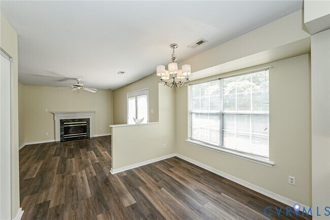 Building Photo - 811 Kiefer Field Ct