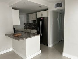 Building Photo - 7250 SW 94th Pl