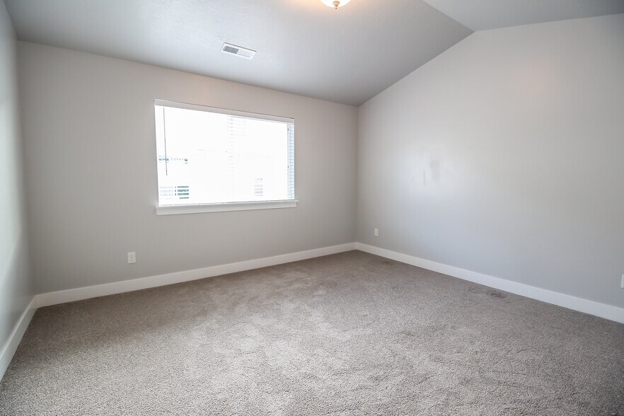 Building Photo - 4901 W Spire Way
