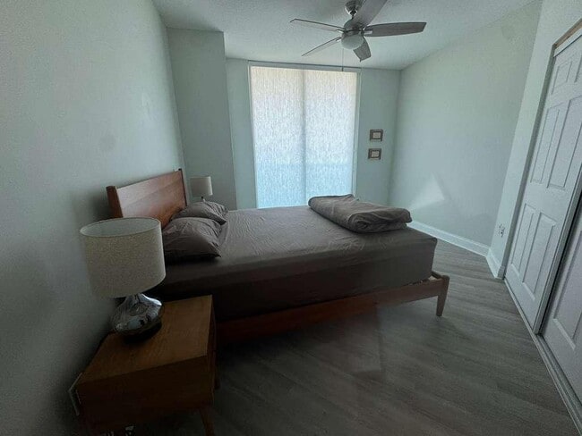 Building Photo - 241 Riverside Dr