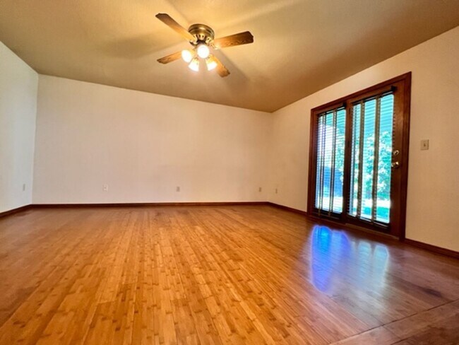Building Photo - Beautiful Home in Boise!  *Special $300 OF...