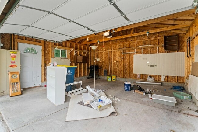 Building Photo - 1909 Mayfair Dr