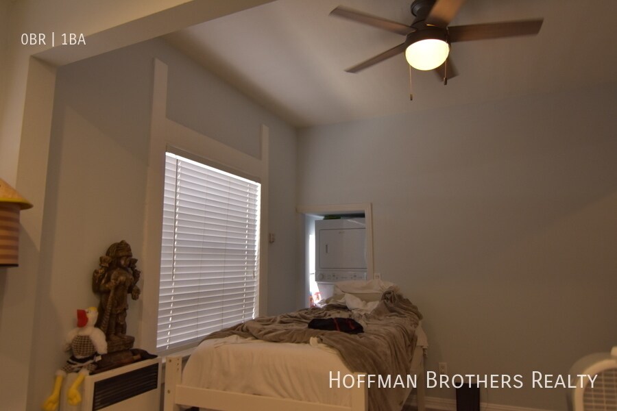 Building Photo - 2360 W Washington Blvd