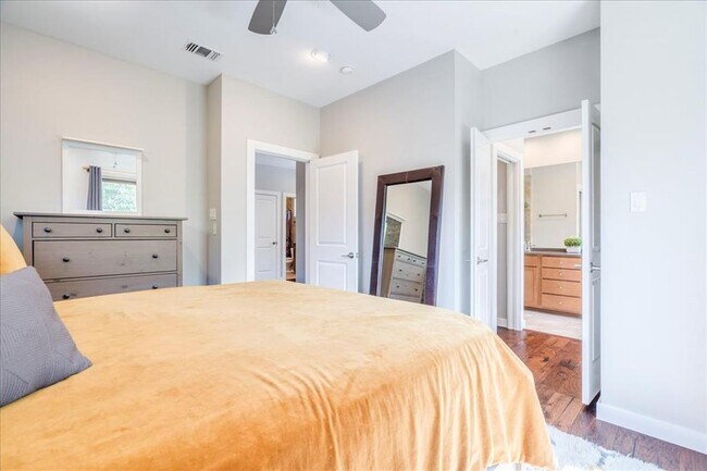 Building Photo - 3505 Villa Ct