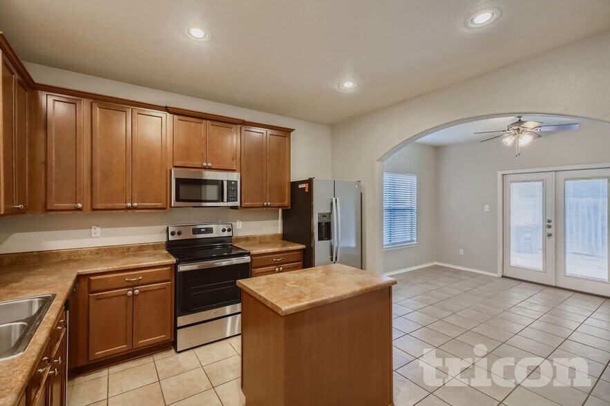 Building Photo - 5626 Cross Pond