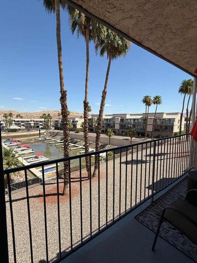 Building Photo - Beautiful Marina View Condo