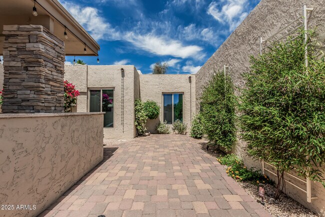 Building Photo - 18718 E Rio Ln