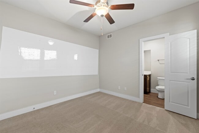 Building Photo - 1420 Wilson St