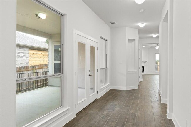 Building Photo - 200 Castlefields St